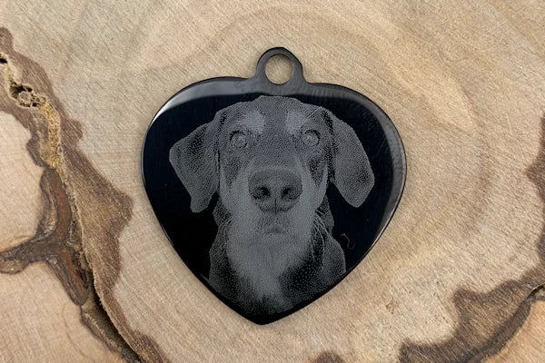 Hundemarke mit Foto und Gravur als Herz schwarz - Muster Lemmy2