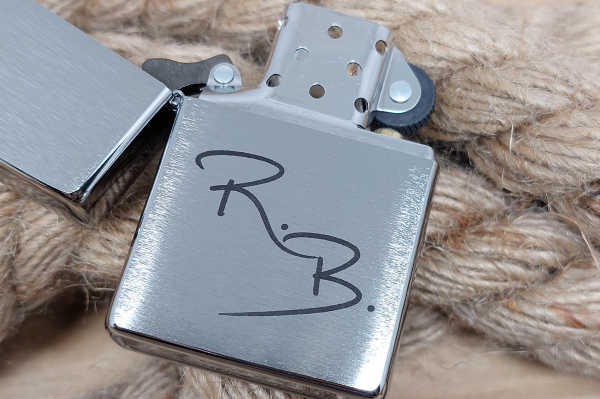 Zippo Chrome Brushed mit Gravur - Muster 1