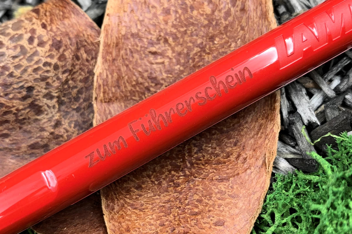 LAMY safari red mit Gravur Muster