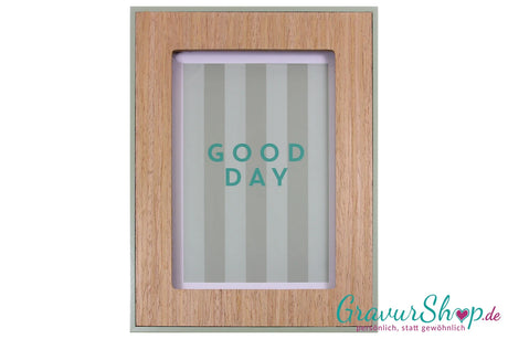 Bilderrahmen Gruen mit Gravur