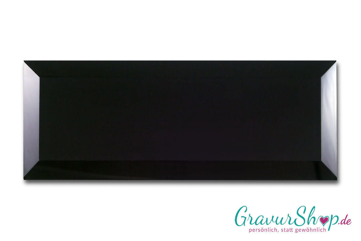 Glasschild in Schwarz B mit Lasergravur