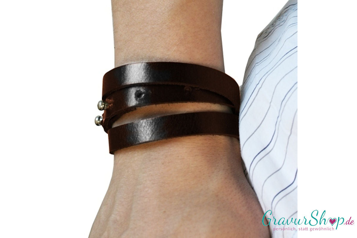 Braunes Wickelarmband 25 B aus gegerbtem Rindsleder – mit kostenloser Gravur