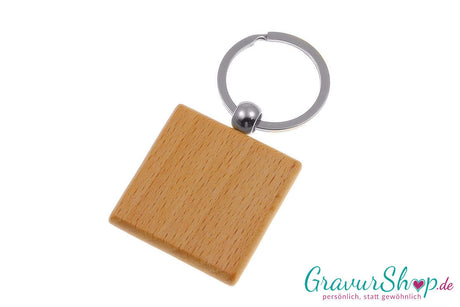 Quadratischer Holz-Schlüsselanhänger 77 – personalisiert mit deinem Namen