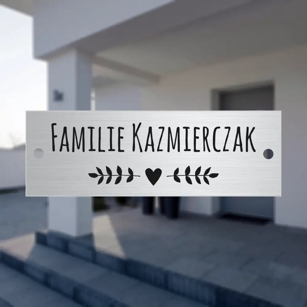 Personalisiertes Türschild aus Aluminium mit Herz und Ranke (120x40 mm) - Gravurshop