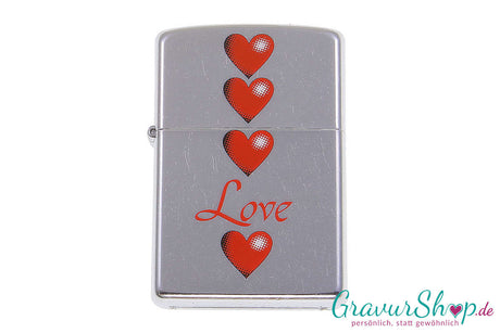 Zippo Heart Love in Street Chrome mit farbigen Applikationen – mit Namensgravur
