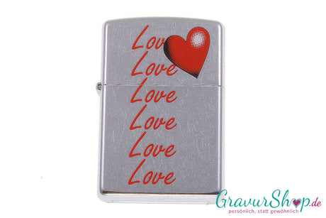 Zippo Love Heart in Street Chrome – inkl. Namensgravur