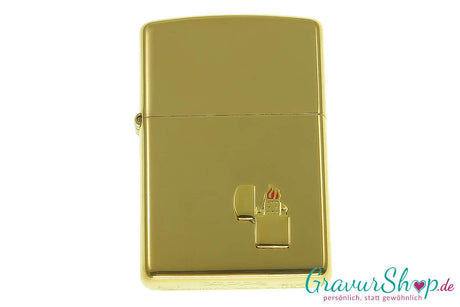 Original Zippo in poliertem Messing mit Zippo Emblem, Rückseite – individuell graviert, Gravur kostenlos